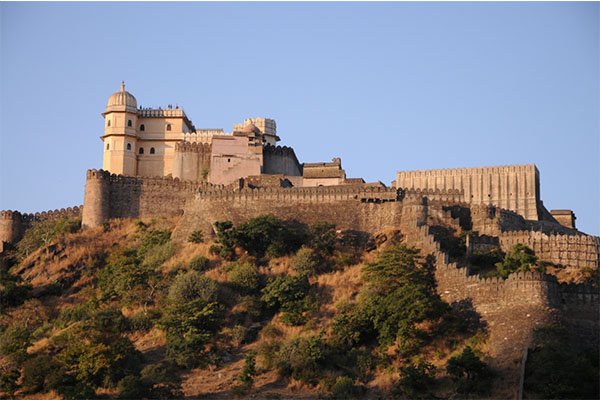 Kumbhalgarh-Fort-best-tourist-attractions-near-udaipur-best-tour-travel-company-in-udaipur